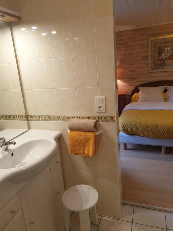 Chambres D'Hotes Kerioret Izella Kerlaz Exterior foto