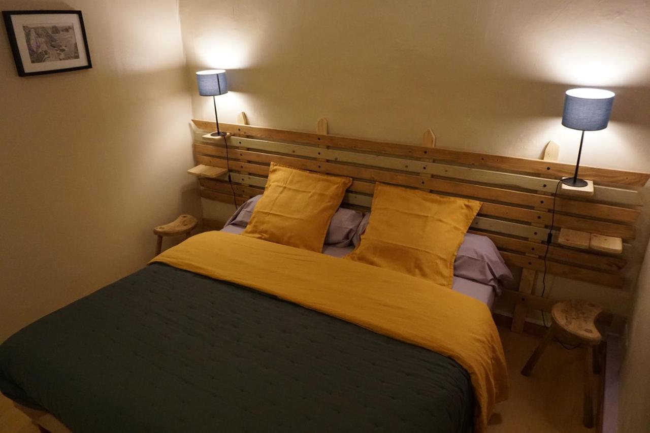 Chambres D'Hotes Kerioret Izella Kerlaz Exterior foto