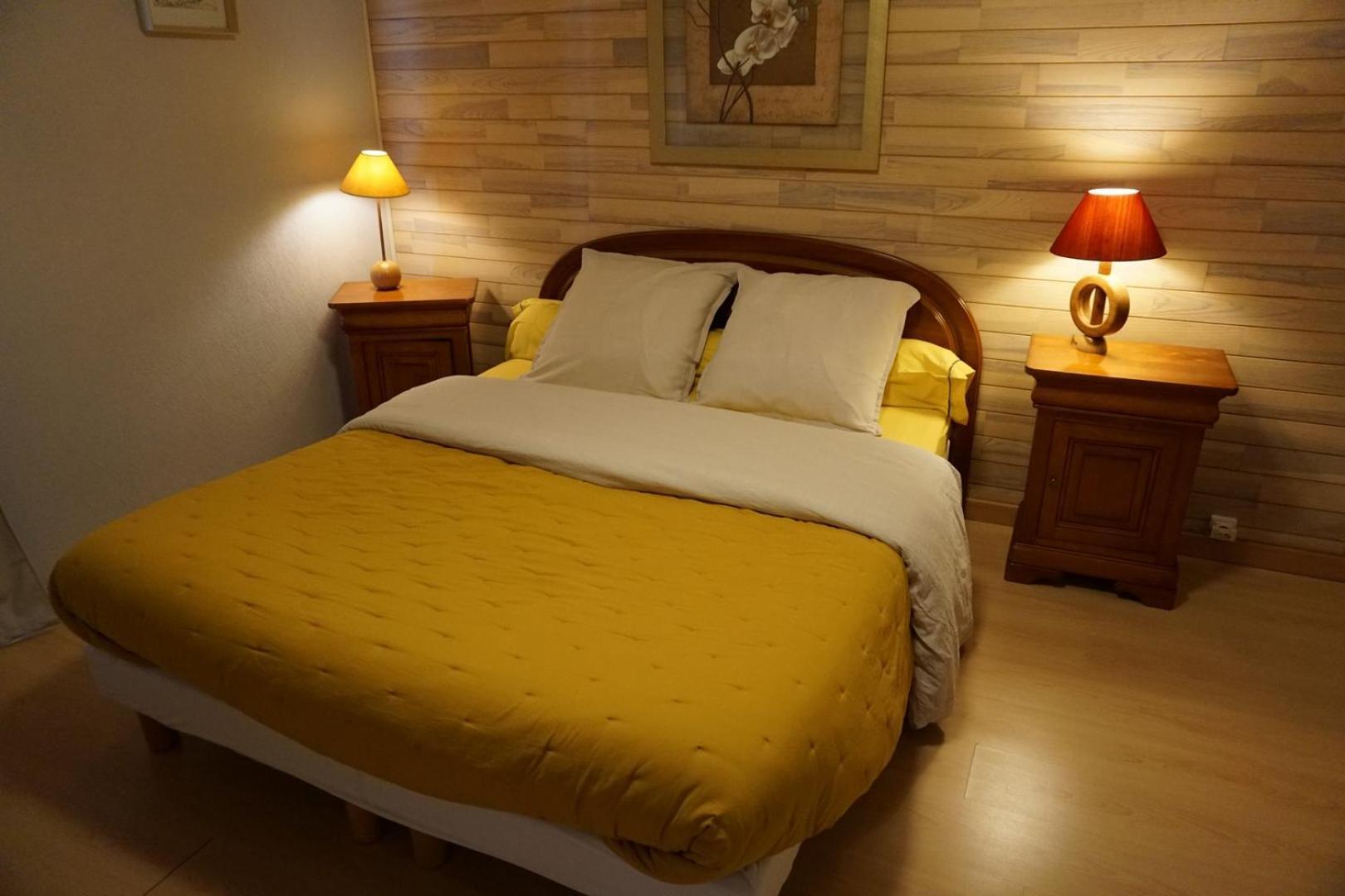 Chambres D'Hotes Kerioret Izella Kerlaz Exterior foto